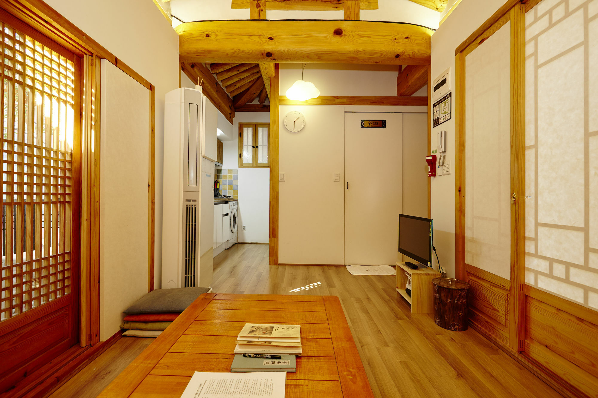 Hanok 24 Guesthouse Gyeongbokgung Seul Dış mekan fotoğraf